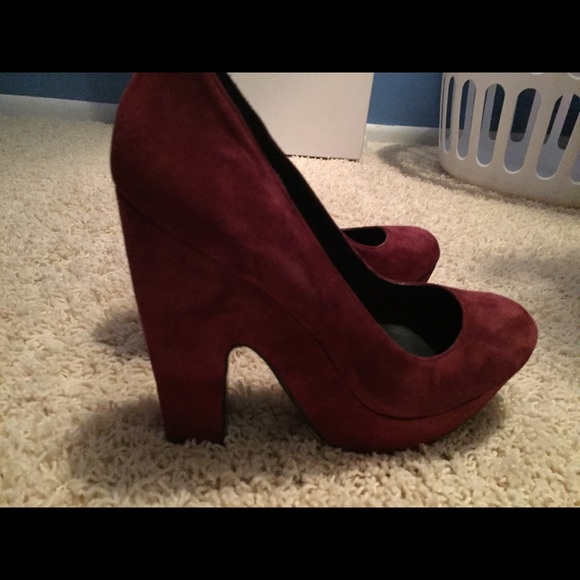 Red Dolce Vita Heels - Picture 2 of 4