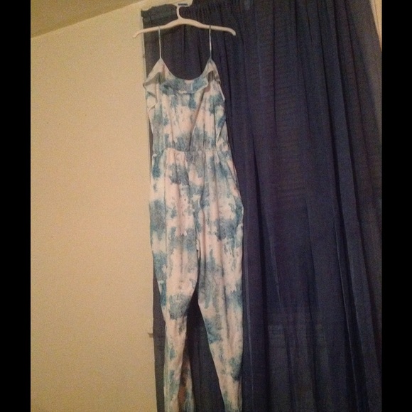 Jump suite - Picture 2 of 4