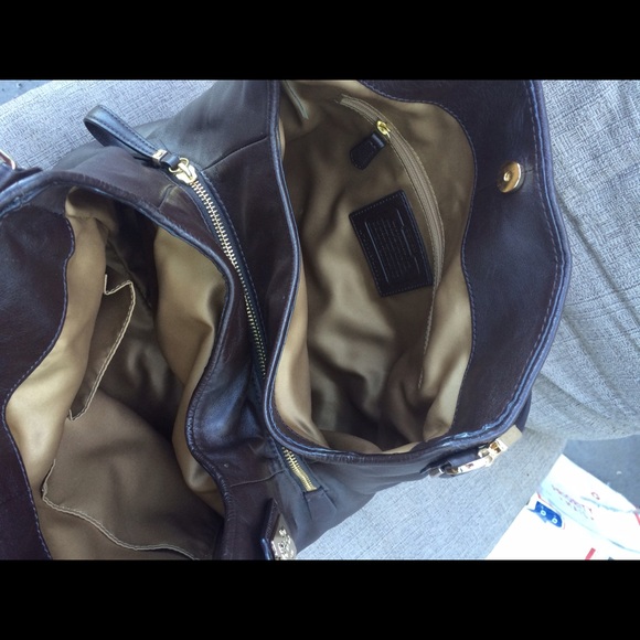 Authentic Coach - Picture 3 of 4