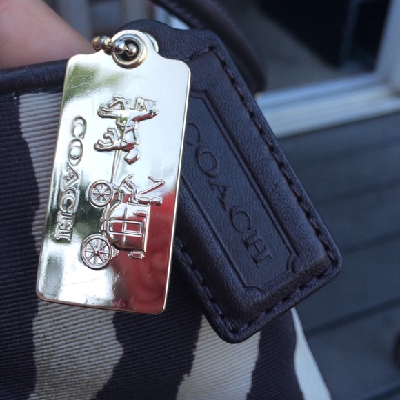 Authentic Coach - Picture 4 of 4