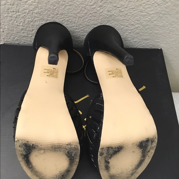 📍SOLD📍Colin Stuart Platform Heels - Picture 4 of 4