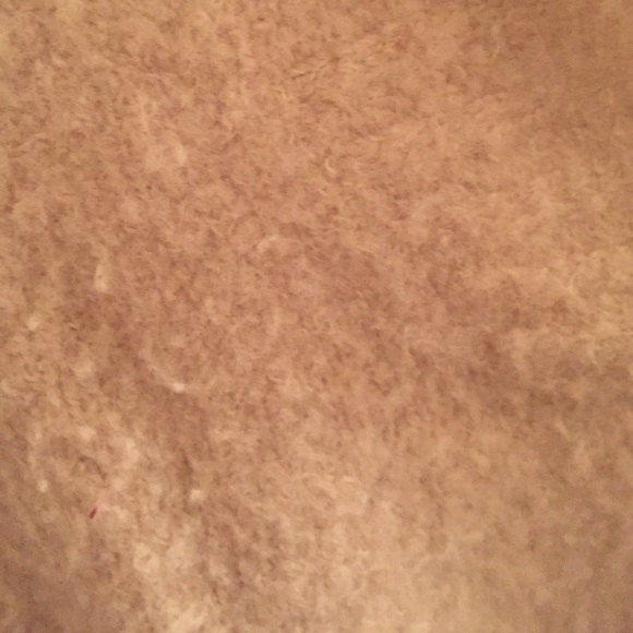 Cream-colored v-neck cropped sweater - Picture 2 of 3