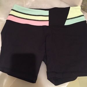 Lululemon biker tight shorts w/ colorful waistband