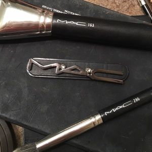 M•A•C magnet back pin