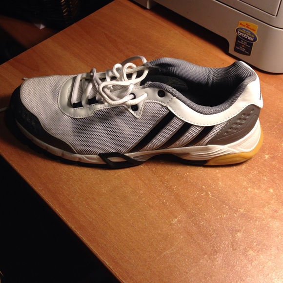 Volleyball/court shoes women's 9.5
