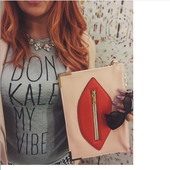 Meet your posher! - Picture 2 of 3