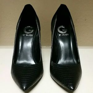 Black 4" suede and leather pumps