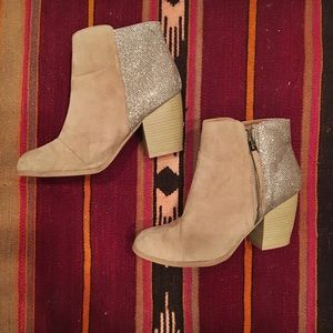 DO BOT BUY: ON HOLD KAITLYN. // 2b Bebe Booties