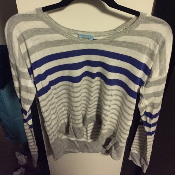 Light sweater - Picture 1 of 2