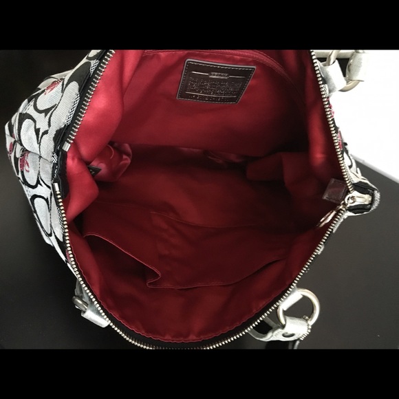 Sold!! AUTHENTIC COACH POPPY SIGNATURE GLAM - Picture 3 of 4