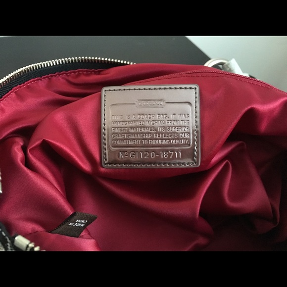 Sold!! AUTHENTIC COACH POPPY SIGNATURE GLAM - Picture 4 of 4