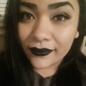 Meet your Posher, Ana