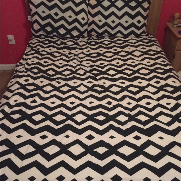Reversible Chevron/Aztec Bedspread