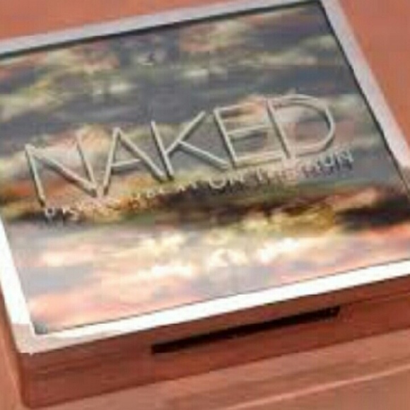 Naked on the Run palette Used