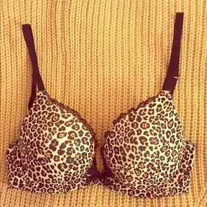 Victoria's Secret Body Plunge Bra 32C