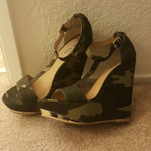 Camo wedges with Gold trim