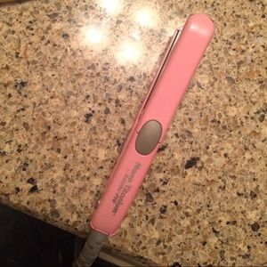 Mini pink straightener
