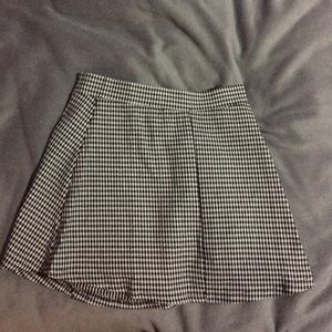 Brandy Melville Emilia skirt