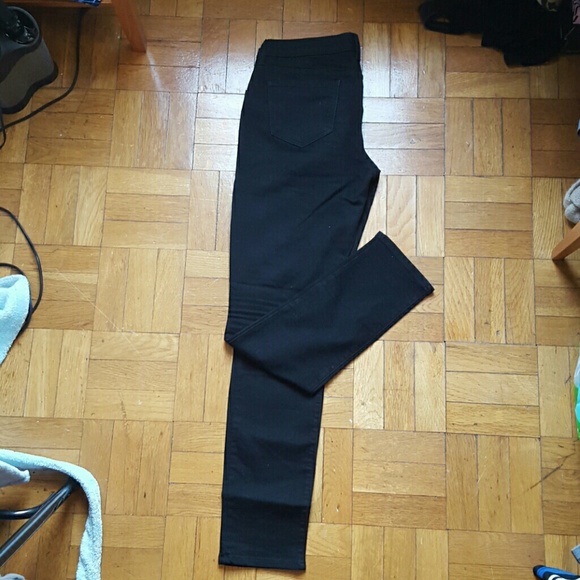 Black skinny jeans