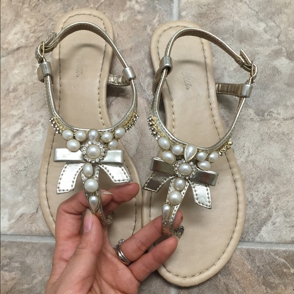 Gold Paprika Pearl Bow Sandals