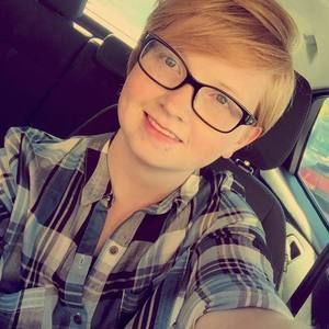 Meet your Posher, Laurie