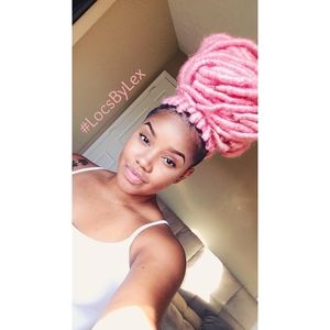 Meet your Posher, Alexis