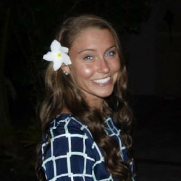 Meet your Posher, Laura - Picture 1 of 1