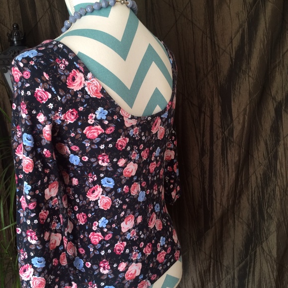 Flower top - Picture 3 of 4