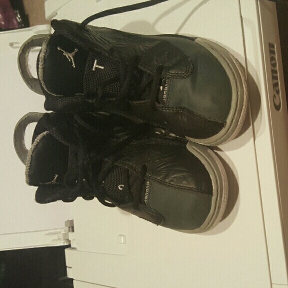 SOLD Kids jordans - Picture 1 of 3