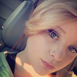 Meet your Posher, Alexus