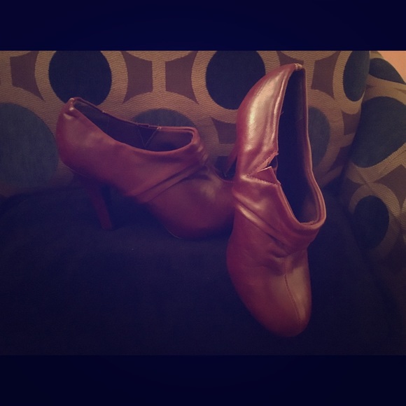 Leather booties, burgundy in color