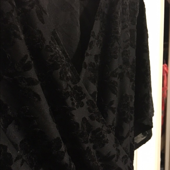 Black dress - Picture 3 of 4