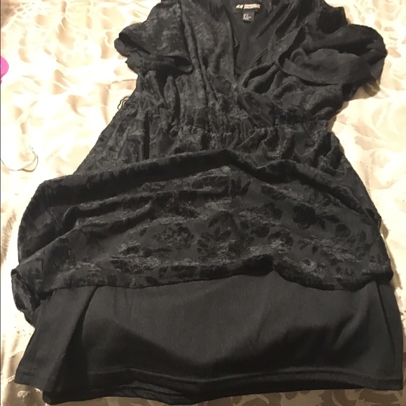 Black dress - Picture 4 of 4