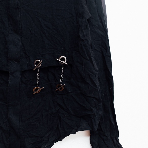 NAMELESS | Cut-Out Chain Button-Up - Picture 4 of 4