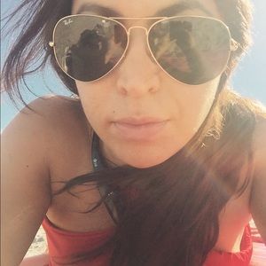 Meet your Posher, Mireya