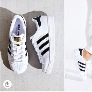 Adidas Superstar size 7.5