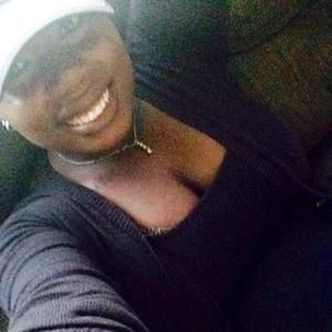 Meet your Posher, Akia