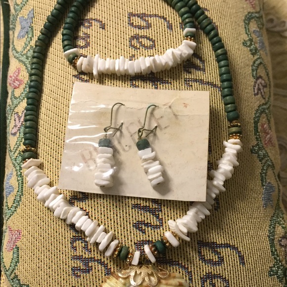 Jewelry - 4/12.00-VTG : (3) pcs sets of jewelry 💍.