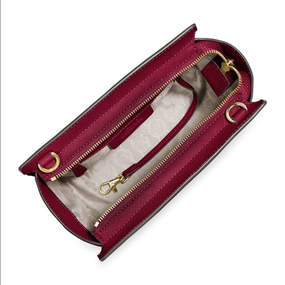 MICHAEL KORS SELMA STUD MESSENGER - CHERRY - Picture 2 of 4