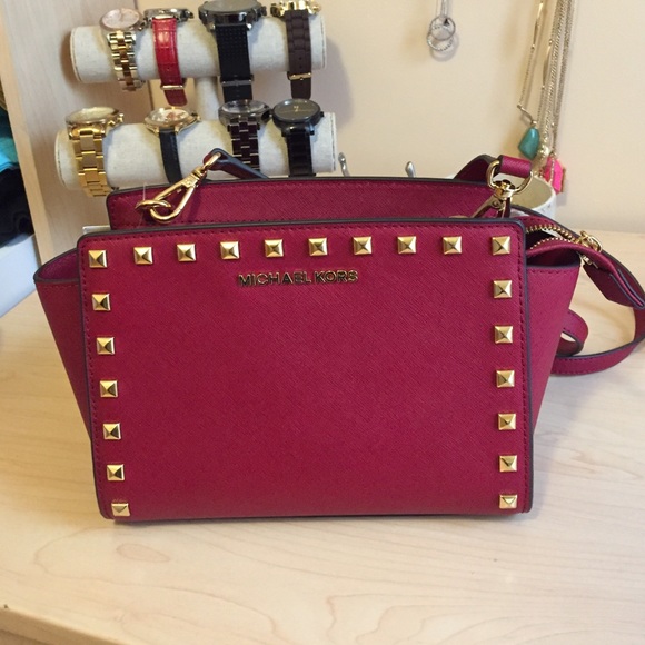 MICHAEL KORS SELMA STUD MESSENGER - CHERRY - Picture 4 of 4