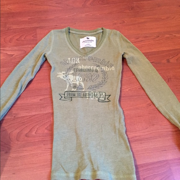 Abercrombie small long sleeve t-shirt