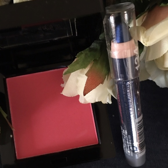 💄NEW Makeup💄 - Picture 2 of 3