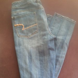 American Eagle light distressed jeans