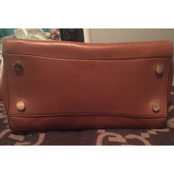 Michael Kors Hamilton Tote - Picture 2 of 4