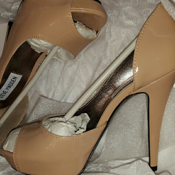 Shoes - Picture 2 of 3