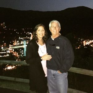 Meet your Posher, Debi