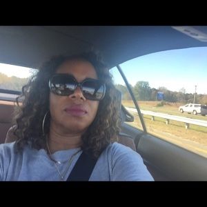 Meet your Posher, Marcia