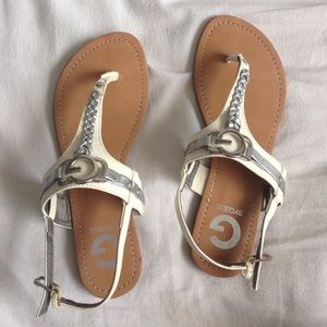 Guess thong sandals, size 6
