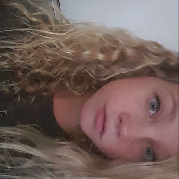 Meet your Posher, Taylor - Picture 1 of 1