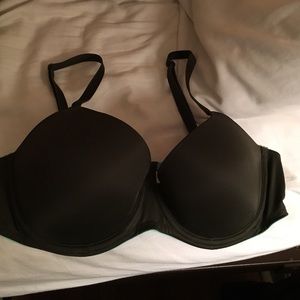 VS pink wear everywhere bra